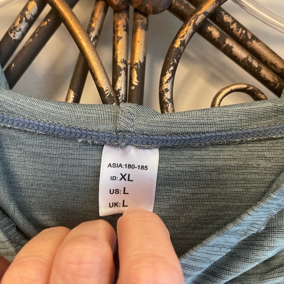 Short Sleeve Lightweight Hoodie - Picture 4 of 4